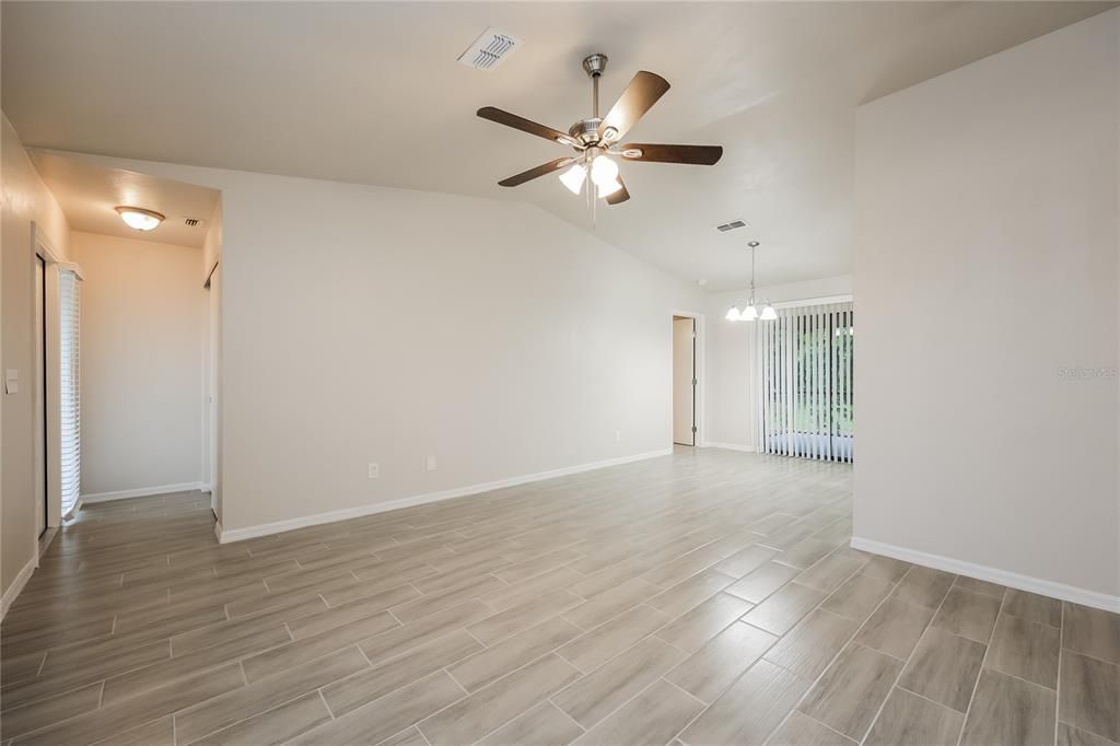 For Rent: $2,285 (3 beds, 2 baths, 1200 Square Feet)