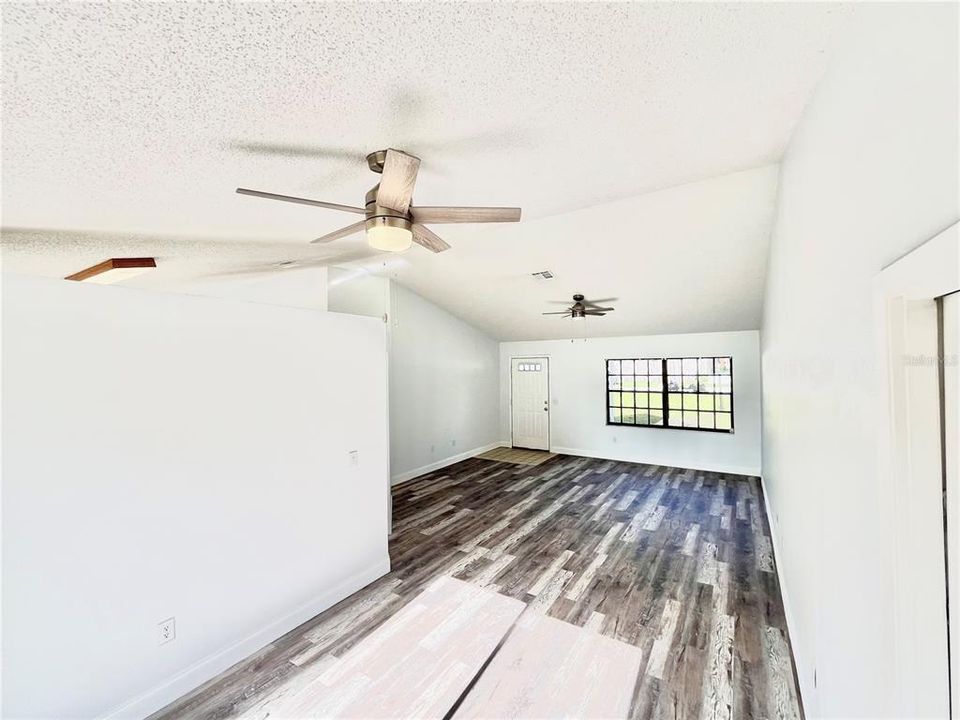 For Sale: $224,900 (3 beds, 2 baths, 1288 Square Feet)