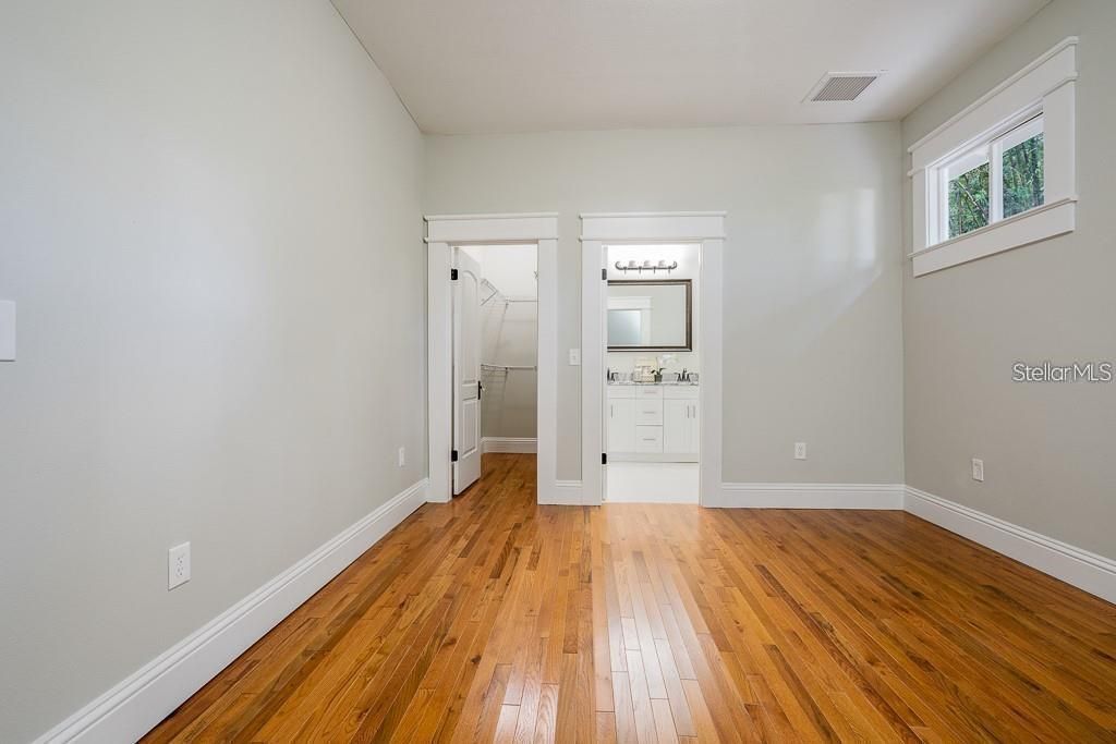 Active With Contract: $3,000 (3 beds, 2 baths, 1632 Square Feet)