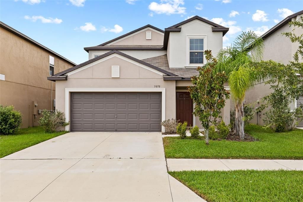 Recently Sold: $349,900 (5 beds, 2 baths, 2415 Square Feet)