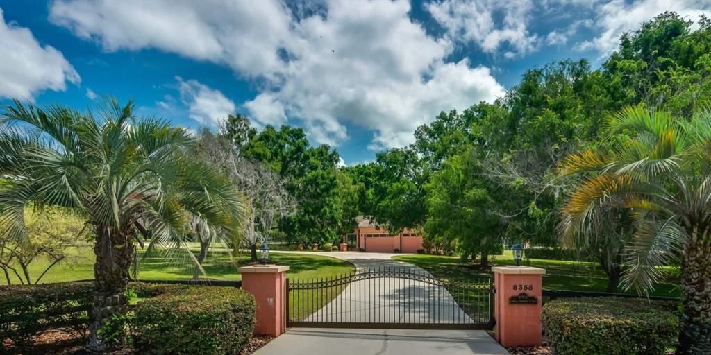 For Sale: $1,355,000 (3 beds, 3 baths, 3552 Square Feet)