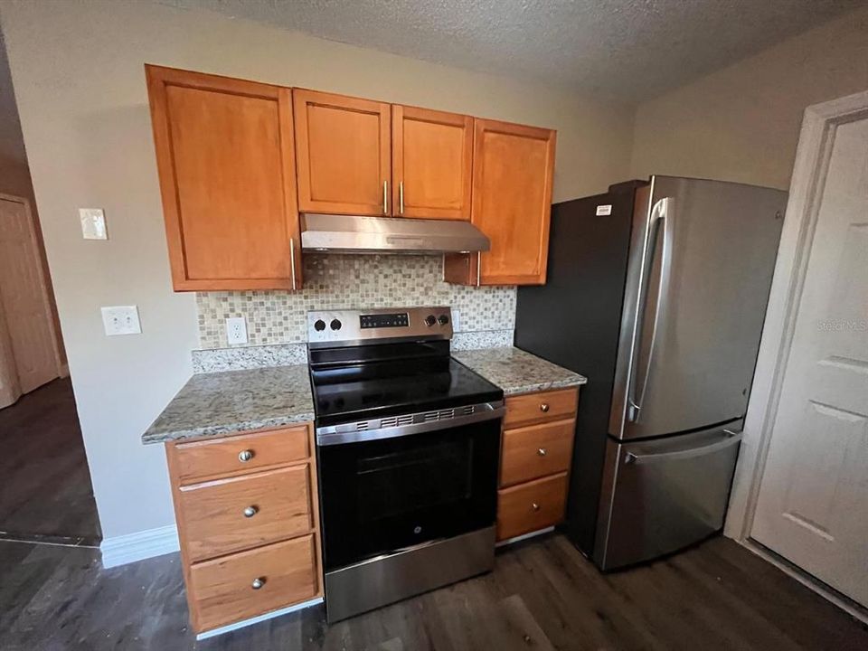 For Rent: $1,675 (2 beds, 1 baths, 908 Square Feet)