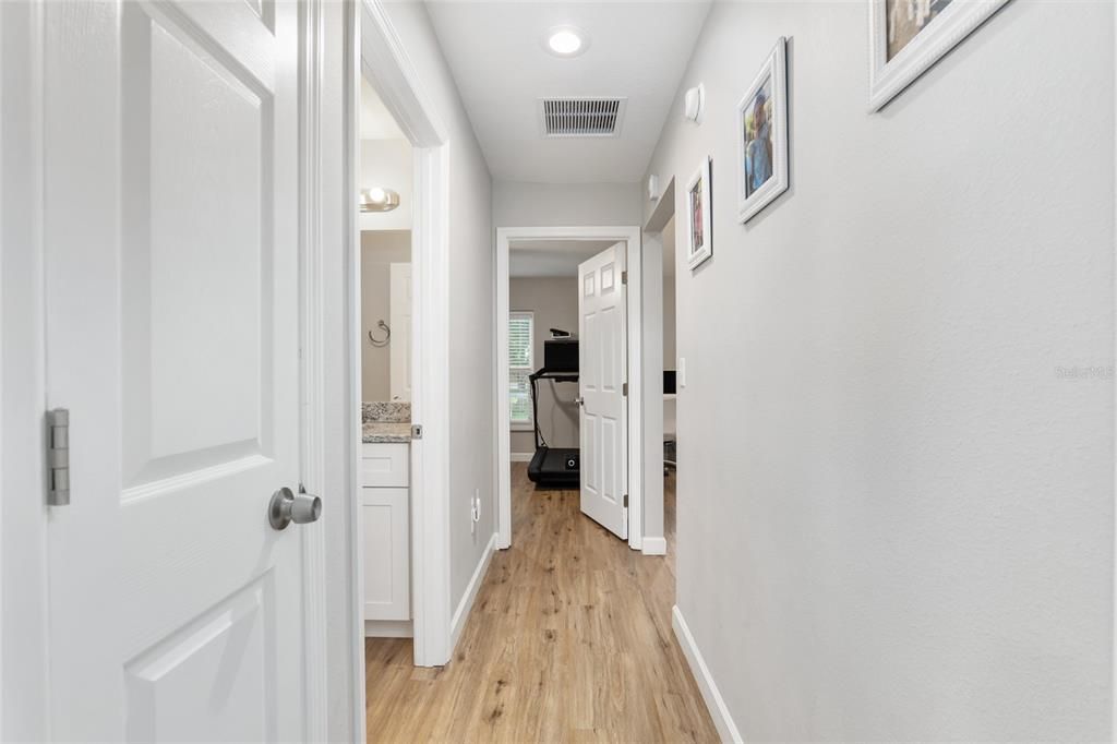 For Sale: $279,900 (3 beds, 2 baths, 1471 Square Feet)