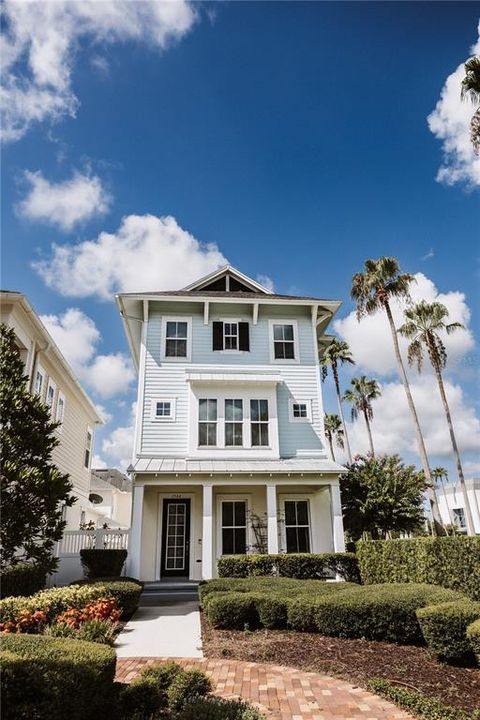 Recently Sold: $710,000 (3 beds, 3 baths, 2292 Square Feet)