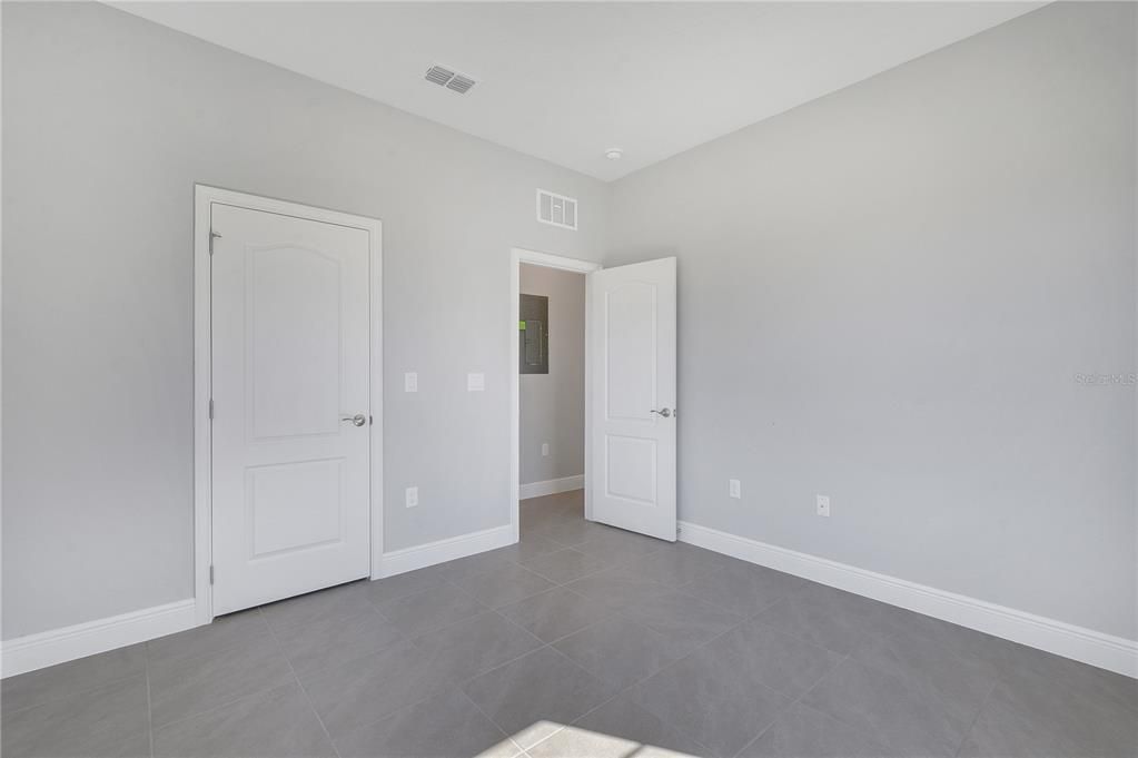 Active With Contract: $211,500 (2 beds, 2 baths, 1050 Square Feet)