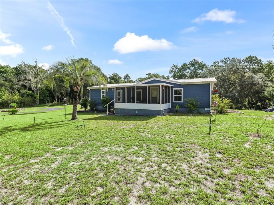 For Sale: $495,000 (3 beds, 2 baths, 1404 Square Feet)