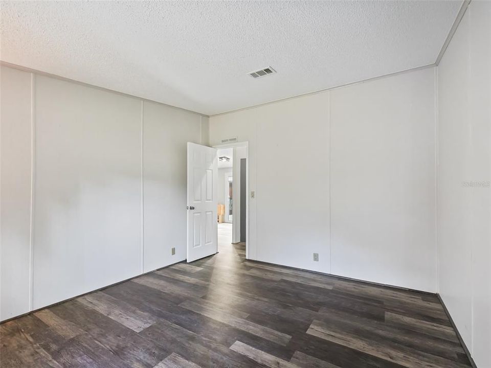 For Sale: $495,000 (3 beds, 2 baths, 1404 Square Feet)