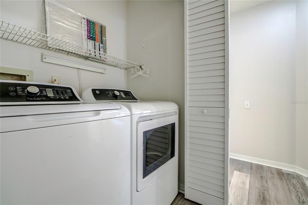 For Sale: $289,000 (3 beds, 2 baths, 1517 Square Feet)