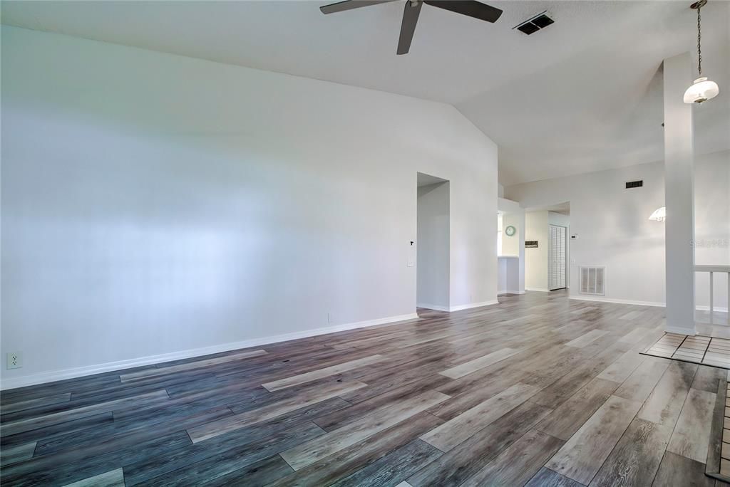 For Sale: $289,000 (3 beds, 2 baths, 1517 Square Feet)