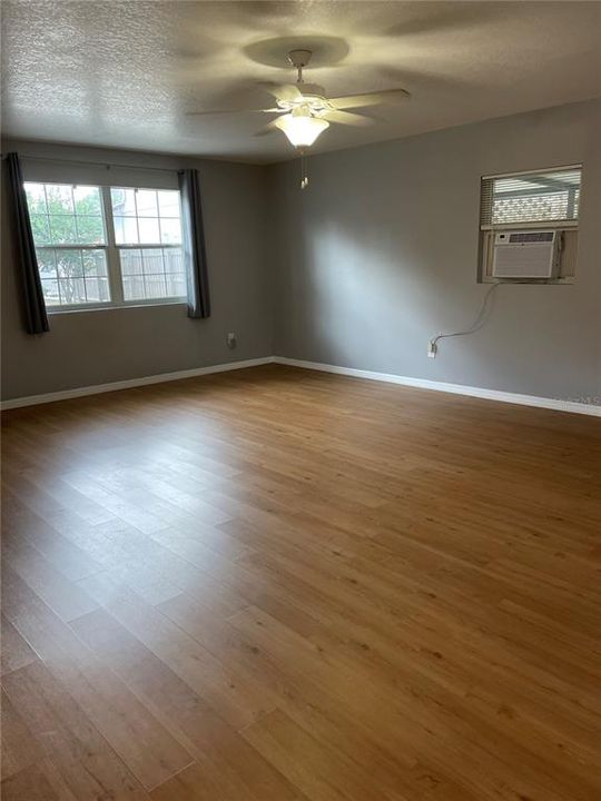 For Rent: $1,500 (1 beds, 1 baths, 550 Square Feet)