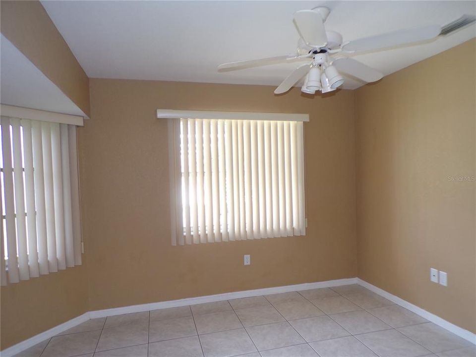 Active With Contract: $2,075 (3 beds, 2 baths, 2011 Square Feet)