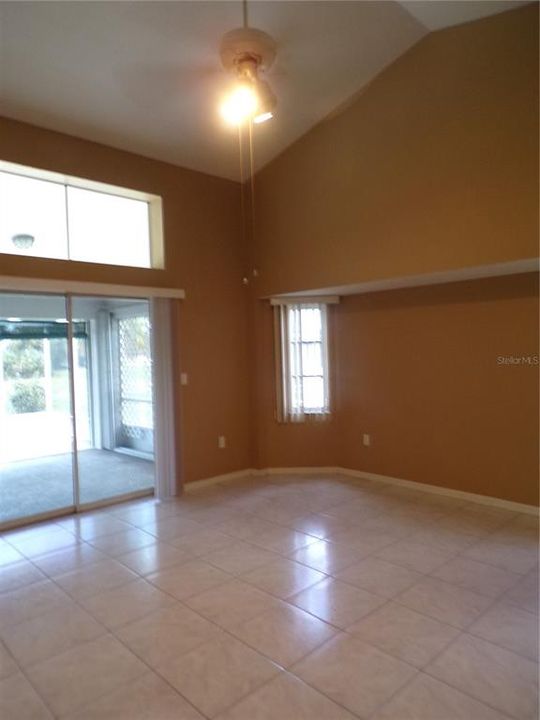 Active With Contract: $2,075 (3 beds, 2 baths, 2011 Square Feet)