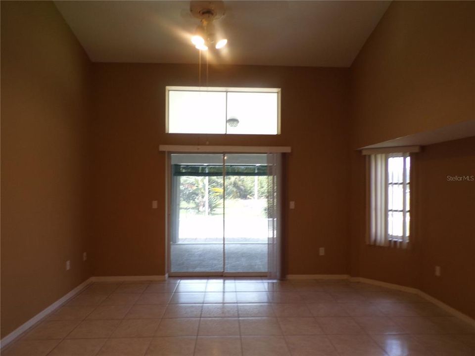 Active With Contract: $2,075 (3 beds, 2 baths, 2011 Square Feet)