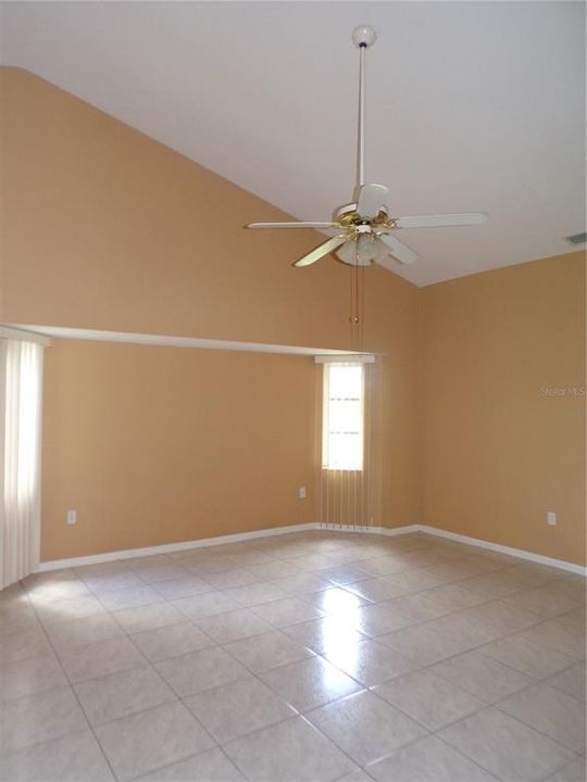 Active With Contract: $2,075 (3 beds, 2 baths, 2011 Square Feet)