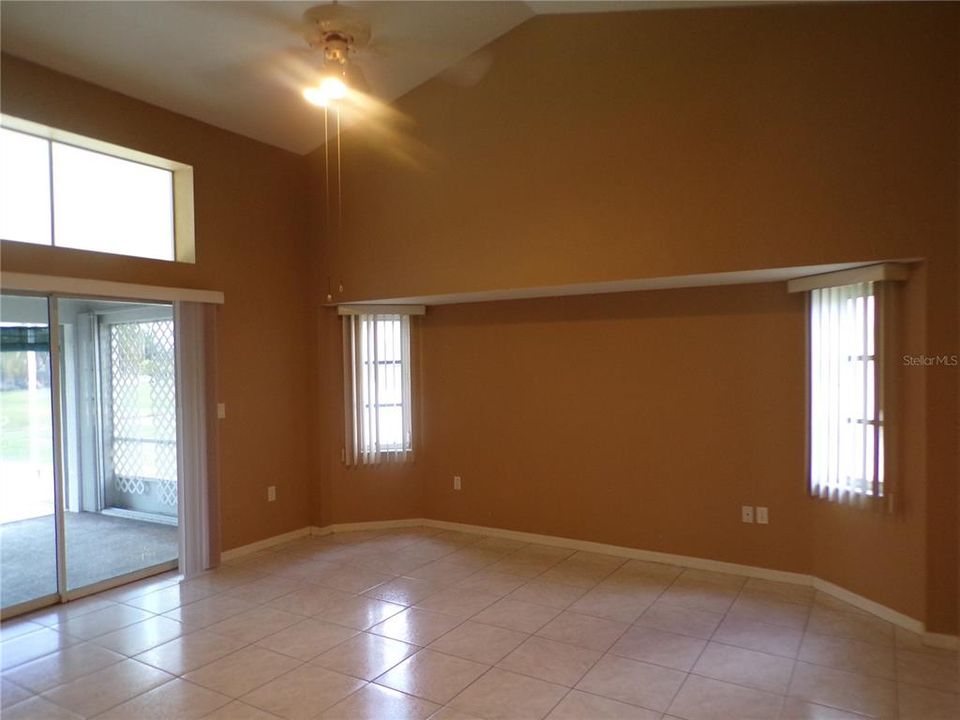 Active With Contract: $2,075 (3 beds, 2 baths, 2011 Square Feet)