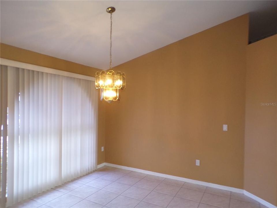 Active With Contract: $2,075 (3 beds, 2 baths, 2011 Square Feet)