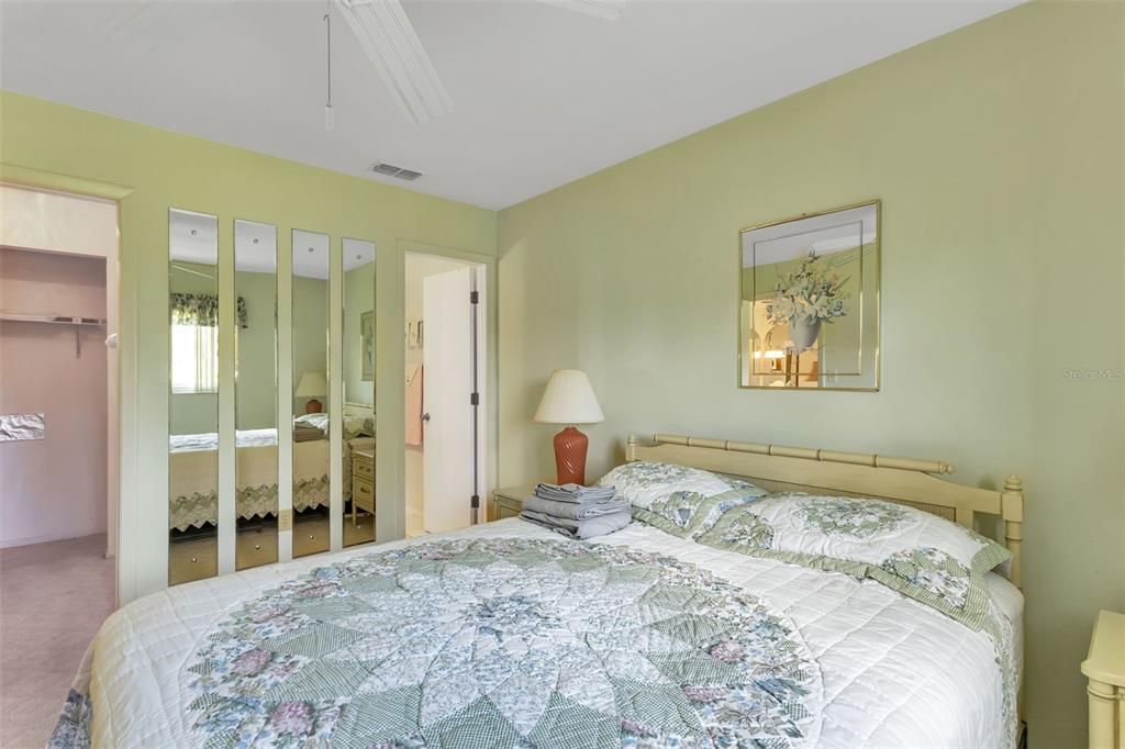 Active With Contract: $149,500 (2 beds, 2 baths, 886 Square Feet)