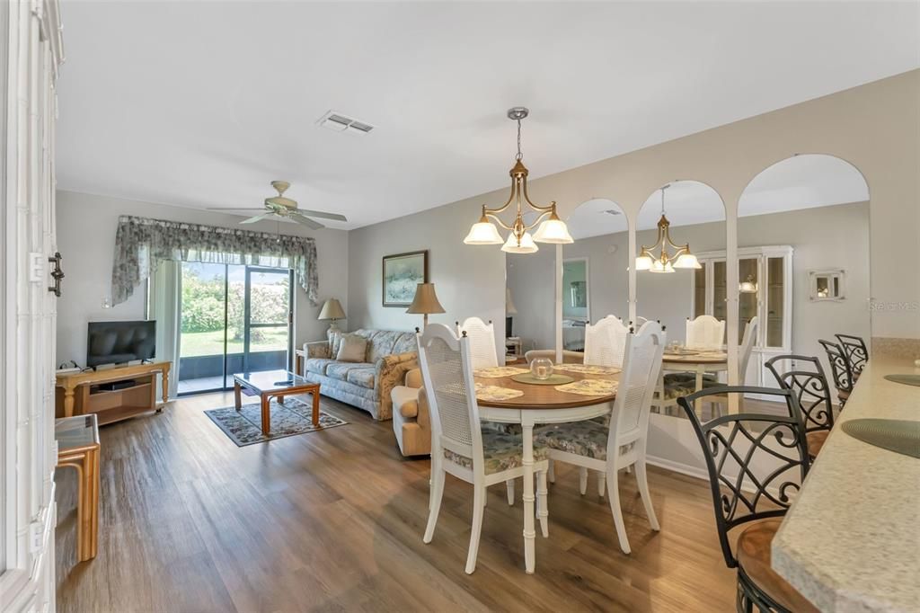 Active With Contract: $149,500 (2 beds, 2 baths, 886 Square Feet)