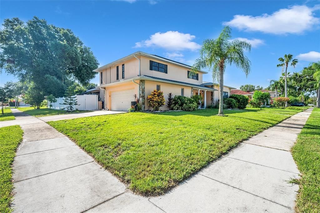 Recently Sold: $695,000 (4 beds, 3 baths, 2830 Square Feet)