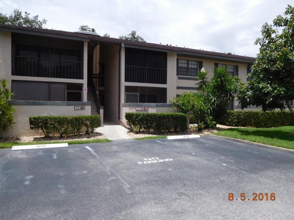 Recently Rented: $1,350 (2 beds, 2 baths, 899 Square Feet)