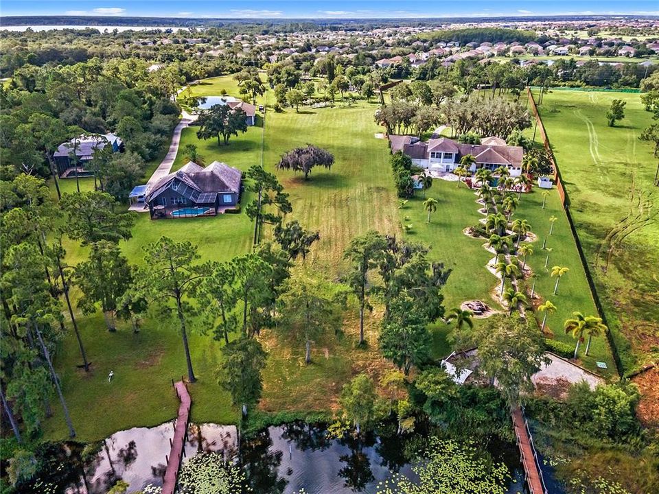 На продажу: $1,499,000 (2.84 acres)