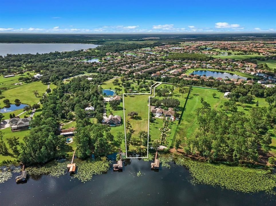 На продажу: $1,499,000 (2.84 acres)