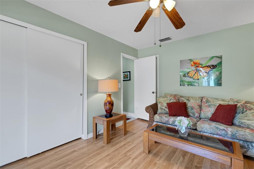 Active With Contract: $209,000 (2 beds, 2 baths, 1060 Square Feet)