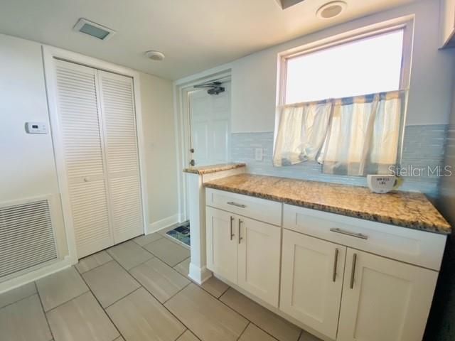 Active With Contract: $1,995 (2 beds, 2 baths, 1605 Square Feet)