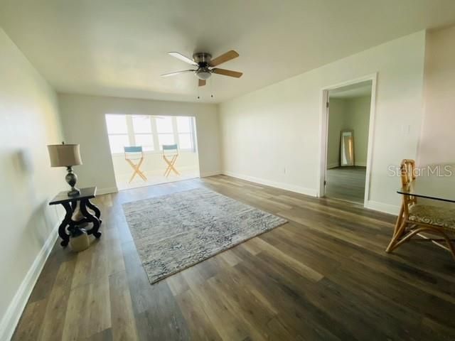 Active With Contract: $1,995 (2 beds, 2 baths, 1605 Square Feet)