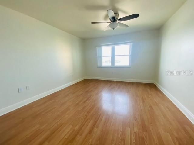 Active With Contract: $1,995 (2 beds, 2 baths, 1605 Square Feet)