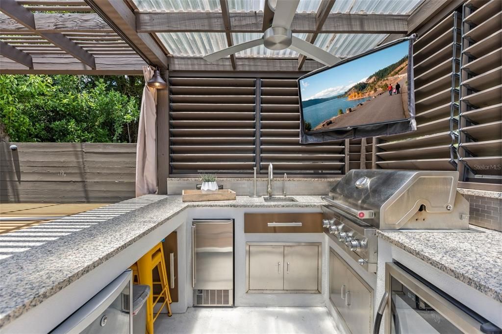 Outdoor Kitchen - 2 Refrigerators, ice maker, grill, sink, ceiling fan