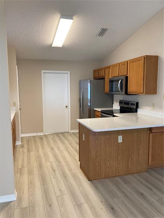 Recently Rented: $2,000 (2 beds, 2 baths, 1429 Square Feet)