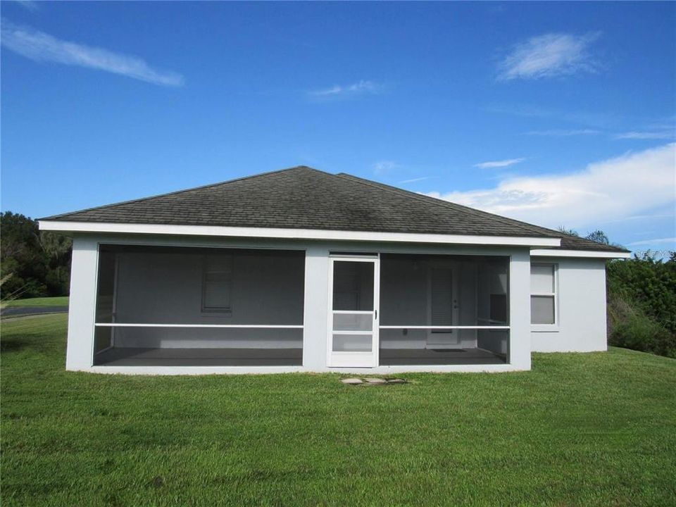 Active With Contract: $1,900 (4 beds, 2 baths, 2046 Square Feet)