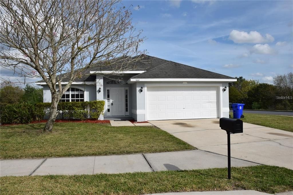 Active With Contract: $1,900 (4 beds, 2 baths, 2046 Square Feet)