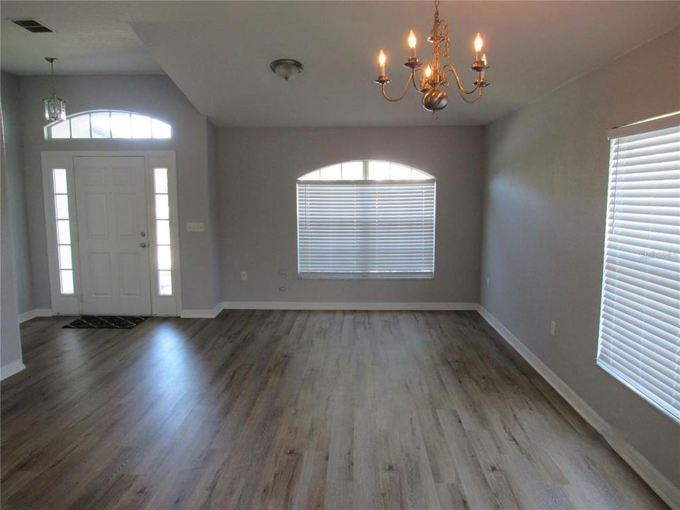 Active With Contract: $1,900 (4 beds, 2 baths, 2046 Square Feet)