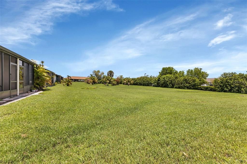 For Sale: $149,500 (2 beds, 2 baths, 886 Square Feet)