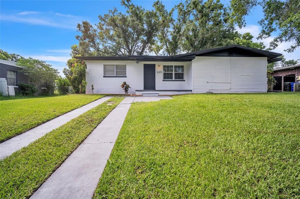 Recently Sold: $319,990 (4 beds, 2 baths, 1644 Square Feet)