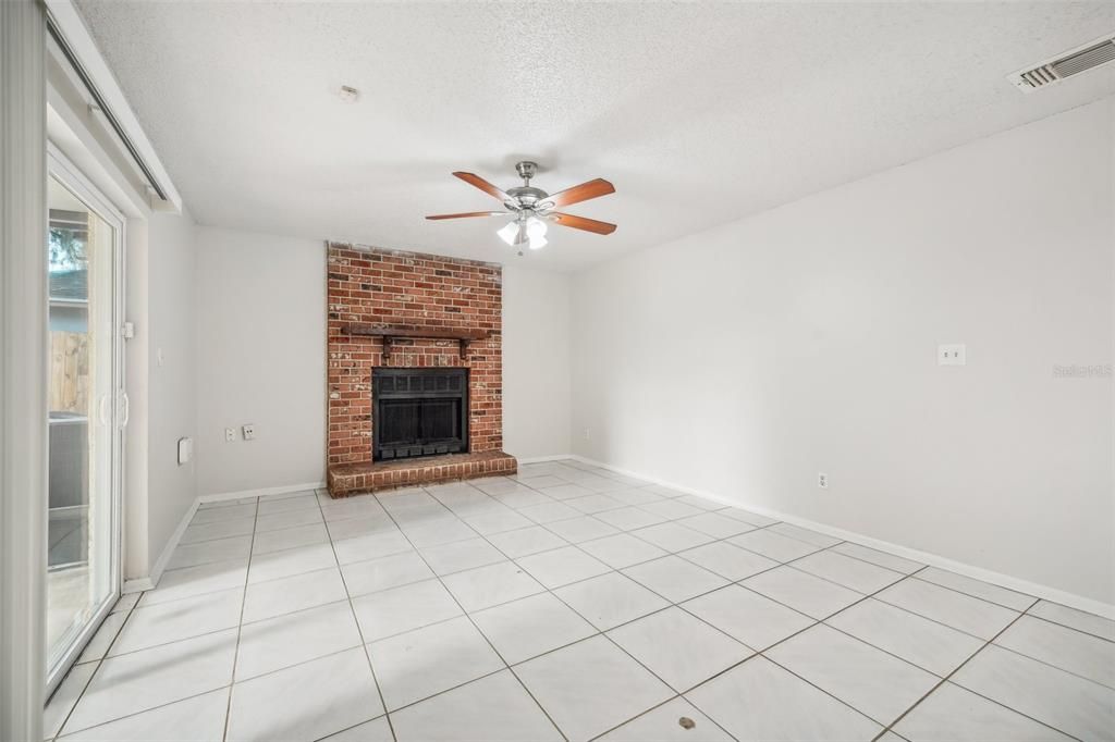 For Sale: $329,900 (3 beds, 2 baths, 1462 Square Feet)