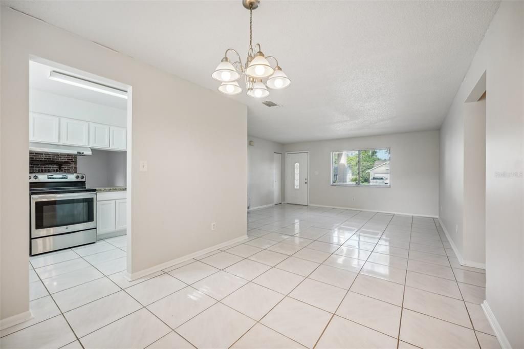 For Sale: $329,900 (3 beds, 2 baths, 1462 Square Feet)