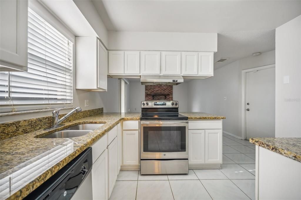 For Sale: $329,900 (3 beds, 2 baths, 1462 Square Feet)