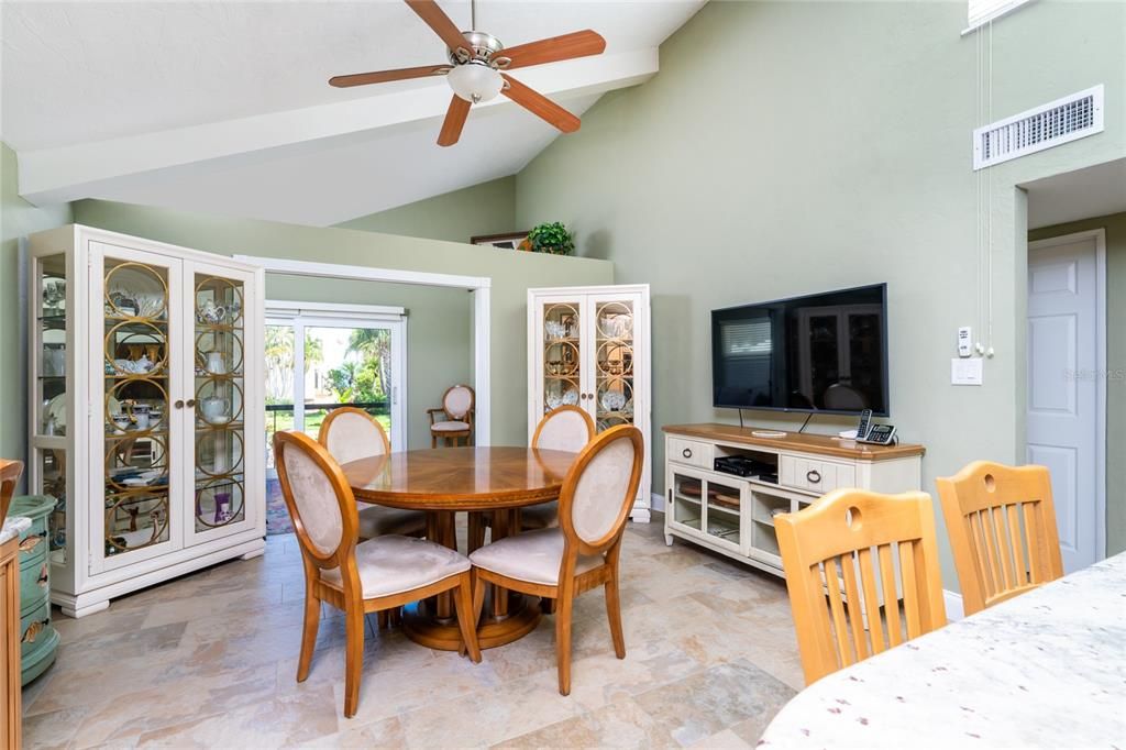 Dining area in kitchen