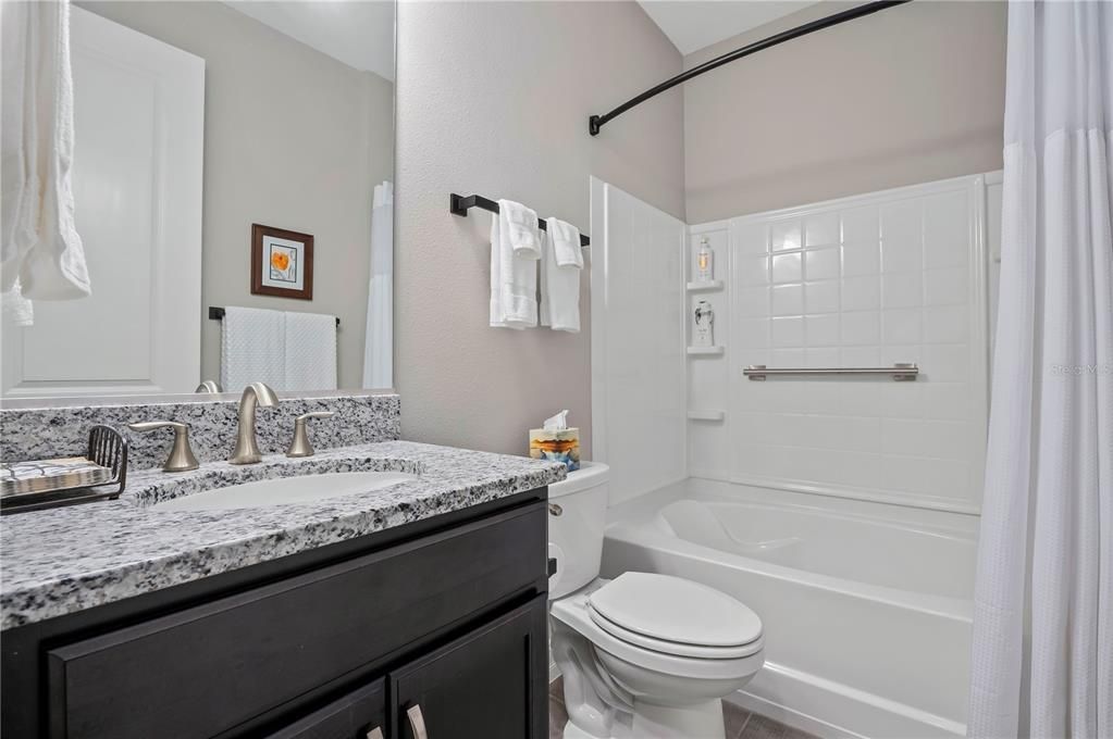 For Sale: $399,900 (2 beds, 2 baths, 1631 Square Feet)