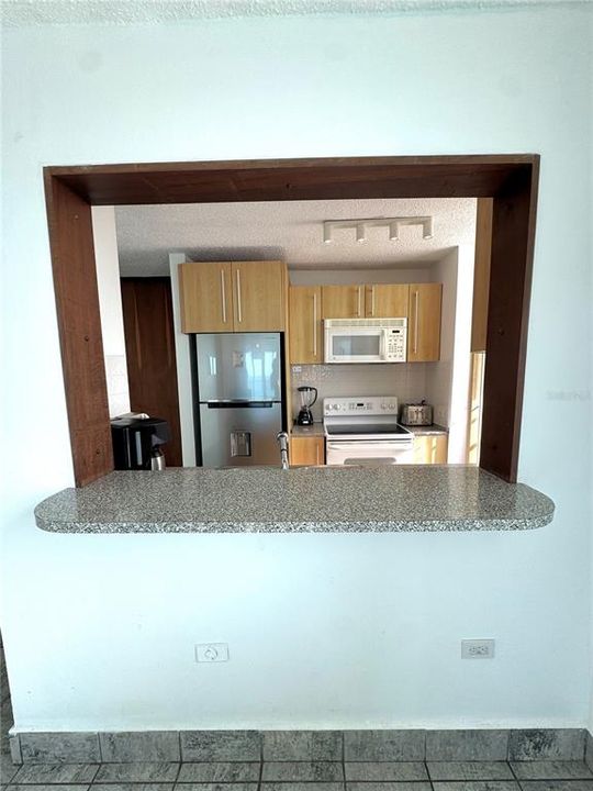 Activo con contrato: $425,000 (2 camas, 1 baños, 913.3 Pies cuadrados)