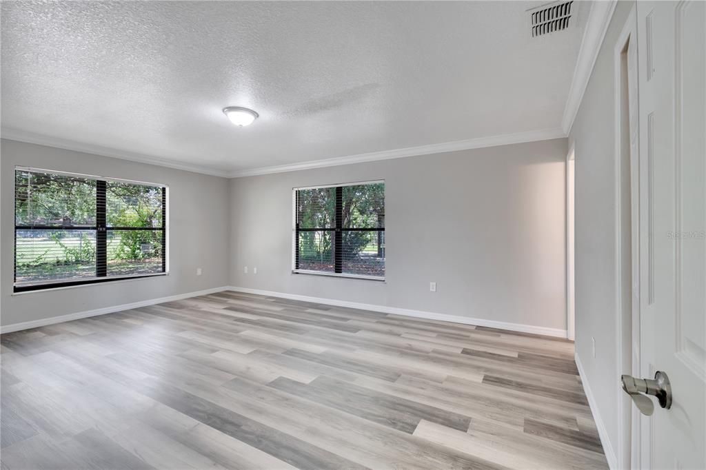 Active With Contract: $2,200 (3 beds, 2 baths, 2005 Square Feet)