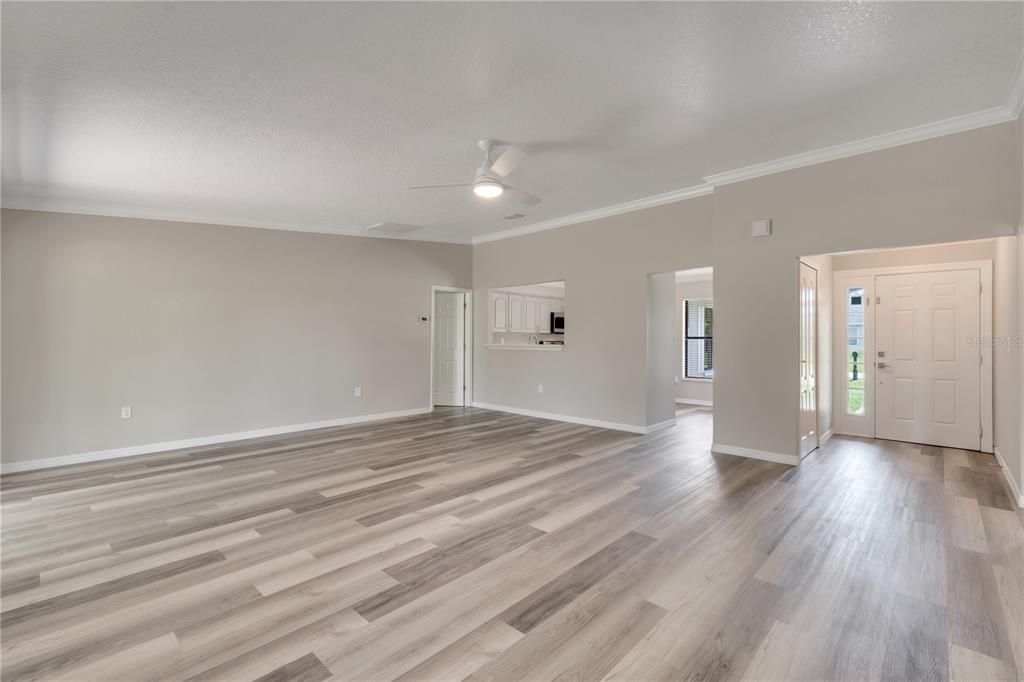 Active With Contract: $2,200 (3 beds, 2 baths, 2005 Square Feet)