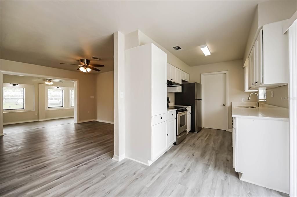 For Rent: $2,195 (3 beds, 2 baths, 1255 Square Feet)