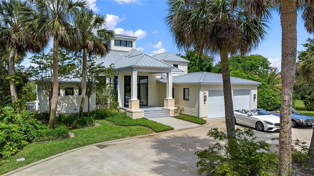 For Sale: $2,650,000 (3 beds, 3 baths, 3856 Square Feet)