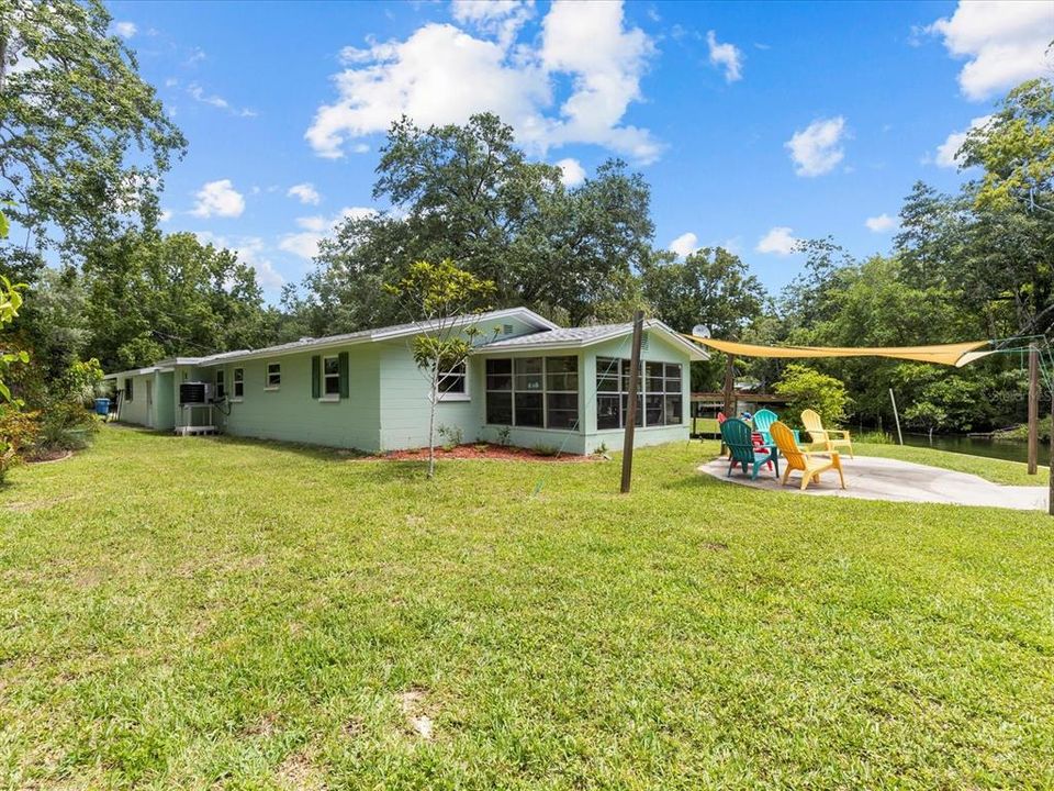 For Sale: $799,900 (3 beds, 2 baths, 1114 Square Feet)