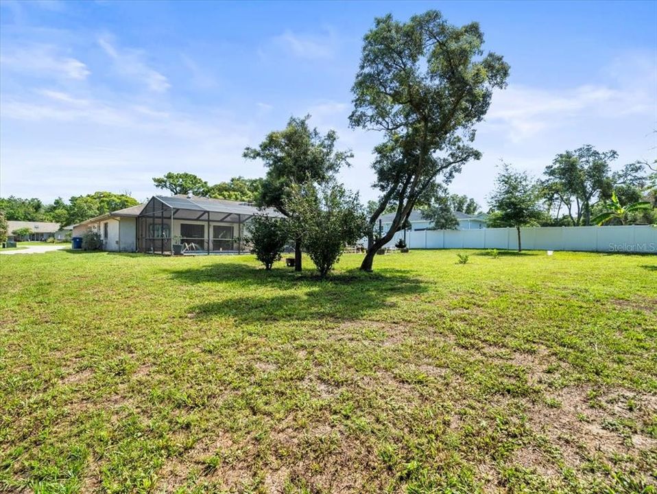 Active With Contract: $410,000 (3 beds, 2 baths, 2238 Square Feet)