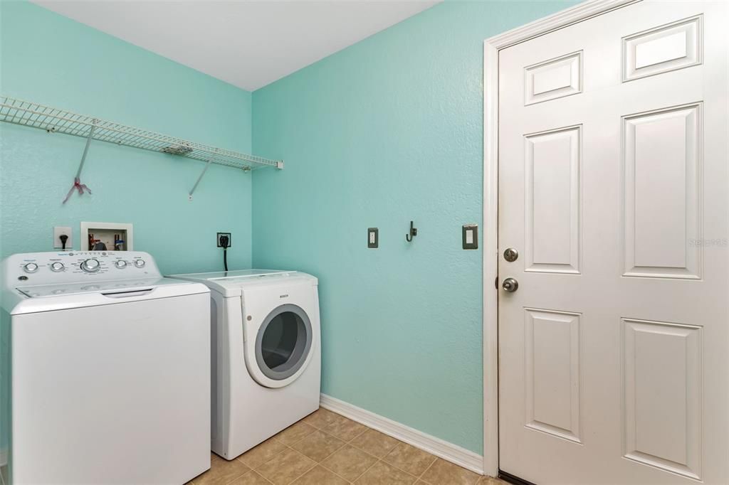 Active With Contract: $285,000 (3 beds, 2 baths, 1699 Square Feet)